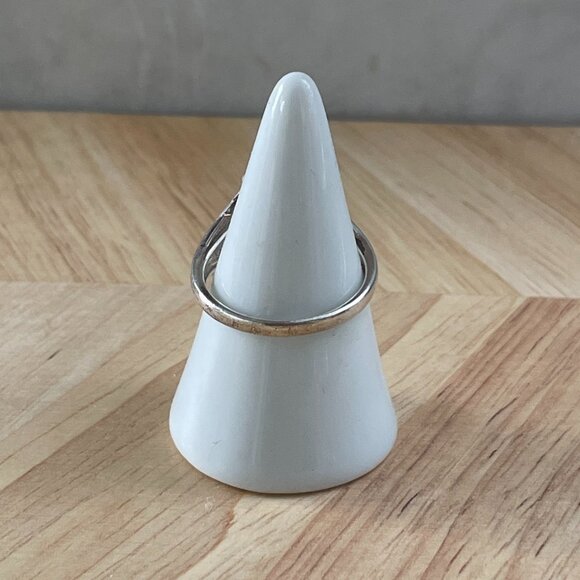 Vintage Sterling Silver Ring with Purple Stone - Picture 3 of 5